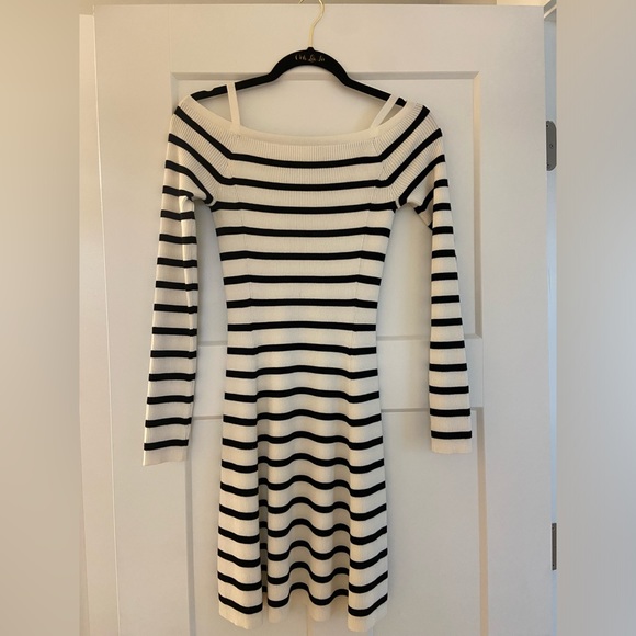 Paris vibes! Striped knit dress - Picture 3 of 3